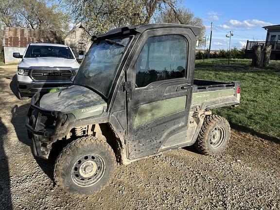 Image of John Deere XUV 835M equipment image 1