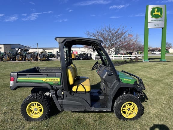 Main image John Deere XUV 835M