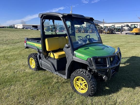 Image of John Deere XUV 835M equipment image 2