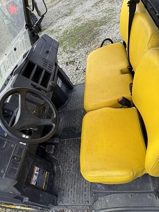 Image of John Deere XUV 835M equipment image 4