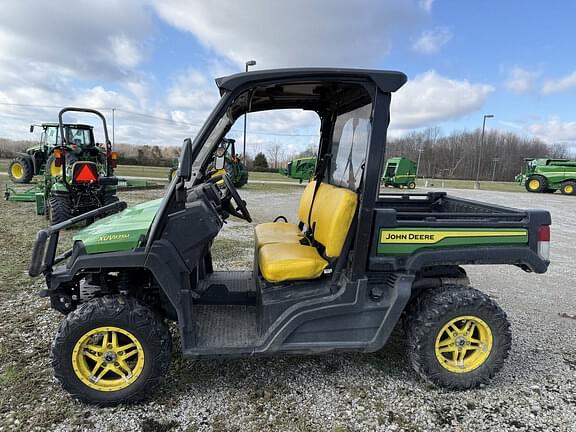 Image of John Deere XUV 835M equipment image 2