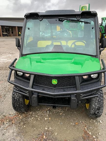 Image of John Deere XUV 835M equipment image 1