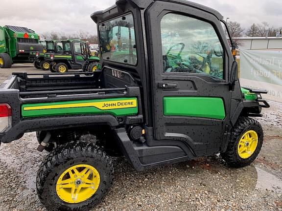 Image of John Deere XUV 835M equipment image 2