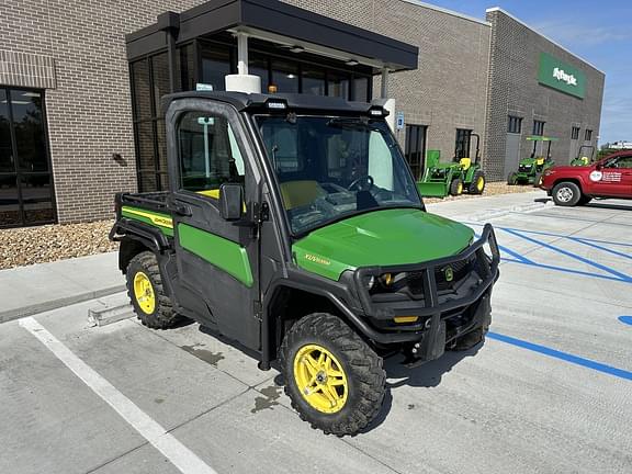 Image of John Deere XUV 835M Primary image