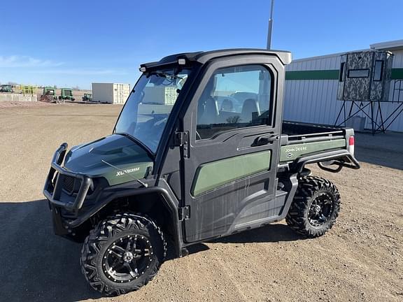 Image of John Deere XUV 835M Primary image