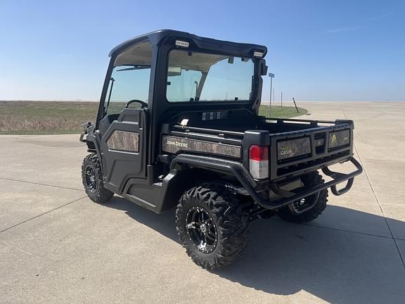 Image of John Deere XUV 835M equipment image 3