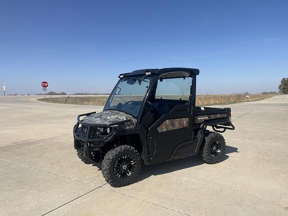 Image of John Deere XUV 835M equipment image 1