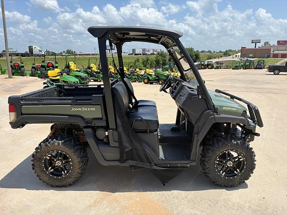 Image of John Deere XUV 835M equipment image 4