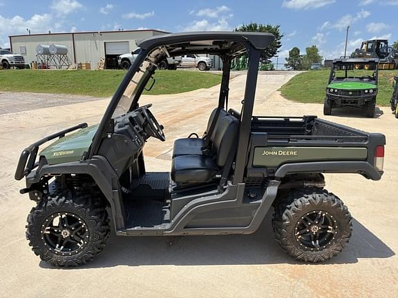 Image of John Deere XUV 835M equipment image 1