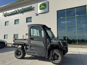 2021 John Deere XUV 835M Image