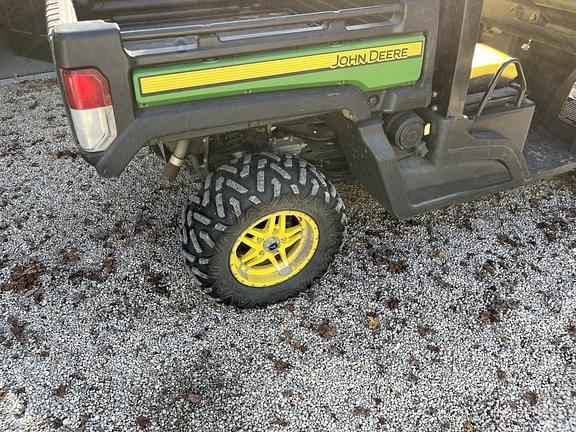 Image of John Deere XUV 835M equipment image 4