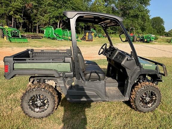 Image of John Deere XUV 835M equipment image 3