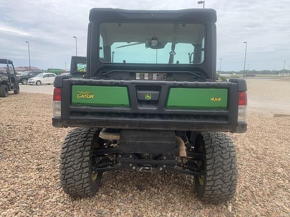Image of John Deere XUV 835M equipment image 3