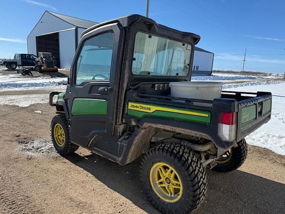 Image of John Deere XUV 835M equipment image 2