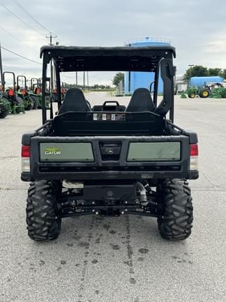 Image of John Deere XUV 835M equipment image 2