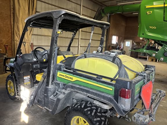 Image of John Deere XUV 835M equipment image 3
