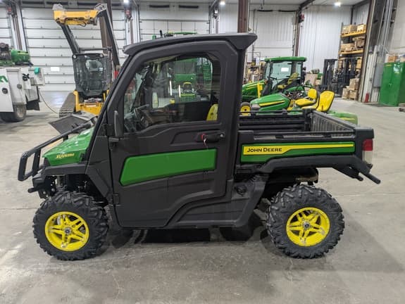 Image of John Deere XUV 835M equipment image 1