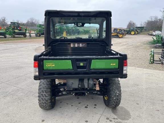 Image of John Deere XUV 835M equipment image 3