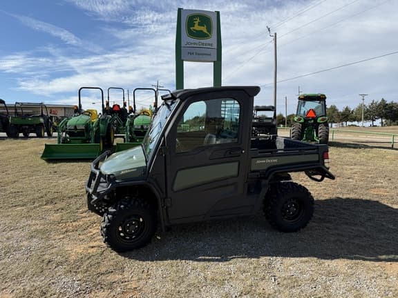 Image of John Deere XUV 835M Primary image