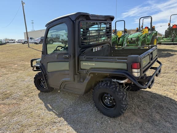 Image of John Deere XUV 835M equipment image 1