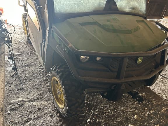 Image of John Deere XUV 835M equipment image 3