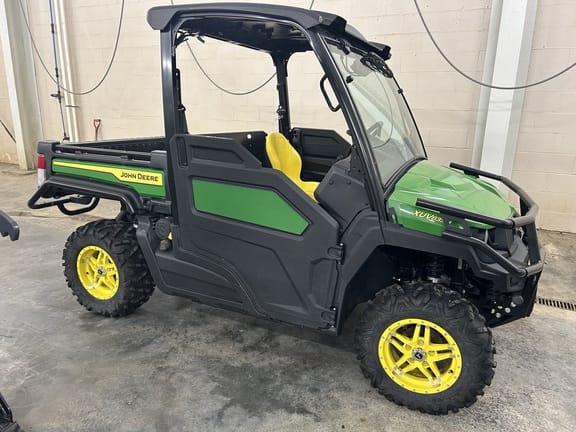 2022 John Deere XUV 835M Equipment Image0