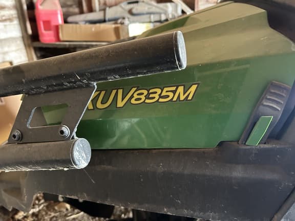 Image of John Deere XUV 835M equipment image 2