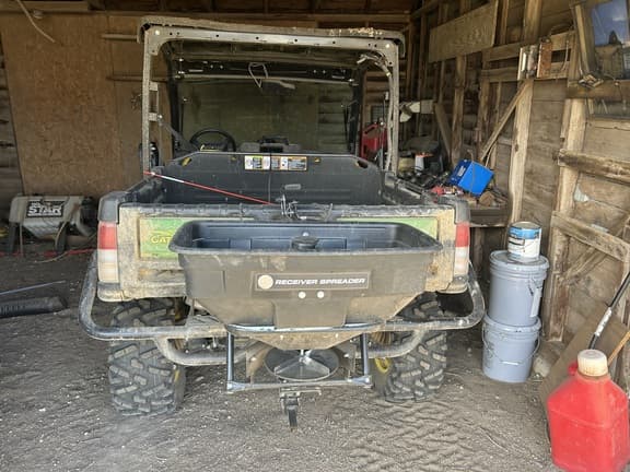 Image of John Deere XUV 835M equipment image 1