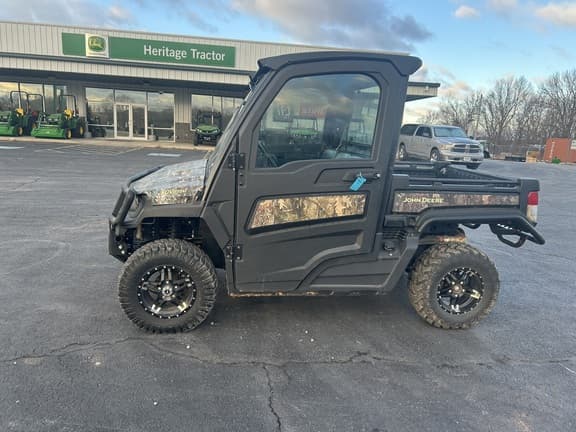 Image of John Deere XUV 835M equipment image 1