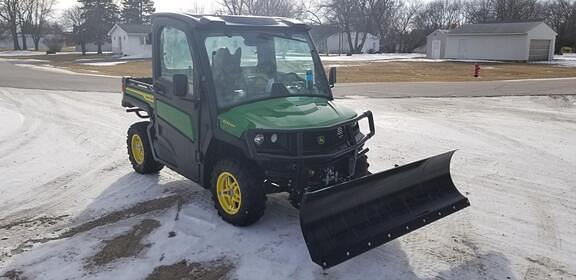 Image of John Deere XUV 835M equipment image 1