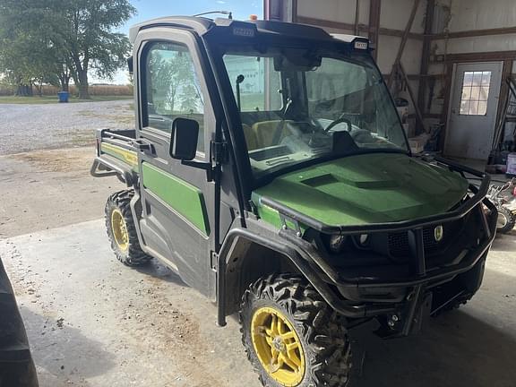 Image of John Deere XUV 835M Primary image