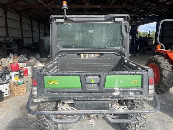 Image of John Deere XUV 835M equipment image 2