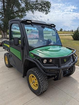 Image of John Deere XUV 835M equipment image 4