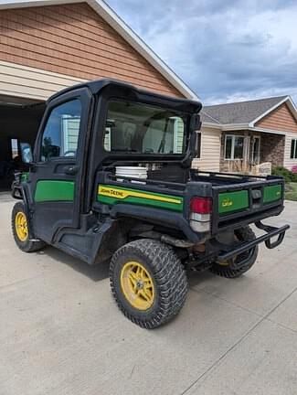 Image of John Deere XUV 835M equipment image 2