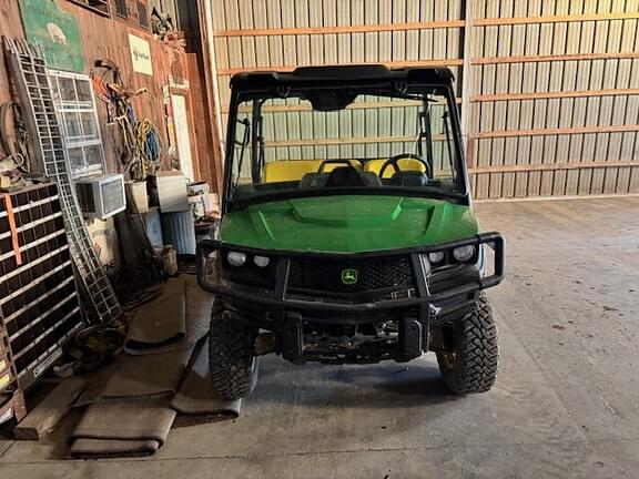 Image of John Deere XUV 835M equipment image 3