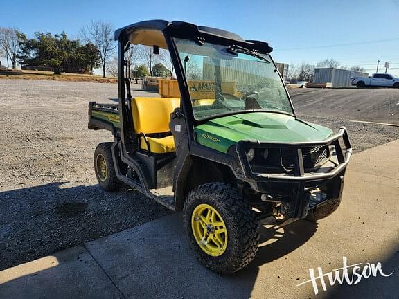 Image of John Deere XUV 835M Primary image