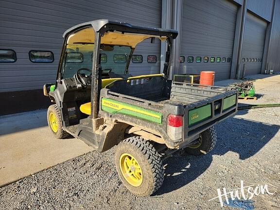 Image of John Deere XUV 835M equipment image 2