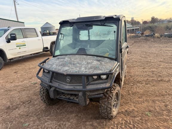Image of John Deere XUV 835M equipment image 2