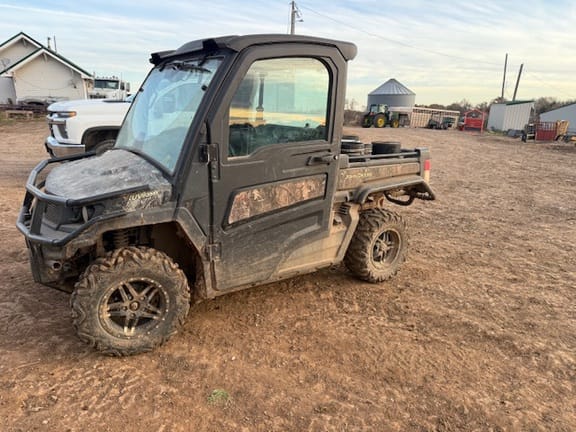 2021 John Deere XUV 835M Equipment Image0