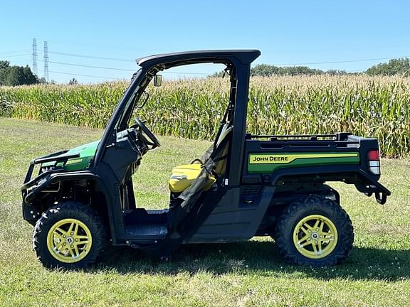 Image of John Deere XUV 835M equipment image 3