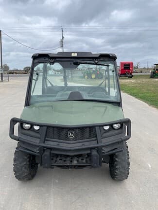 Image of John Deere XUV 835M equipment image 1
