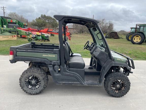 Image of John Deere XUV 835M equipment image 2