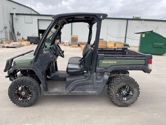 2021 John Deere XUV 835M Equipment Image0