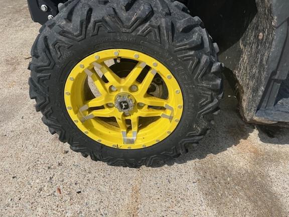 Image of John Deere XUV 835M equipment image 4