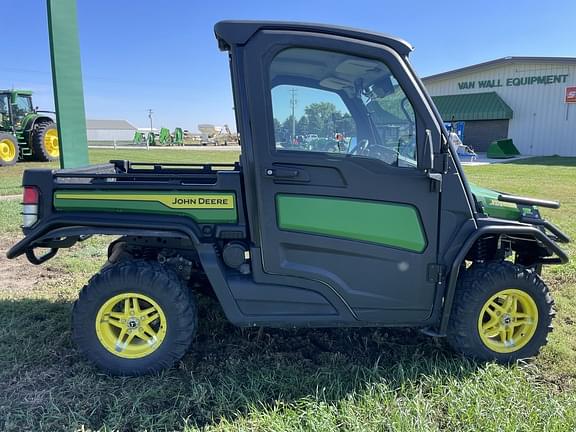 Image of John Deere XUV 835M equipment image 1