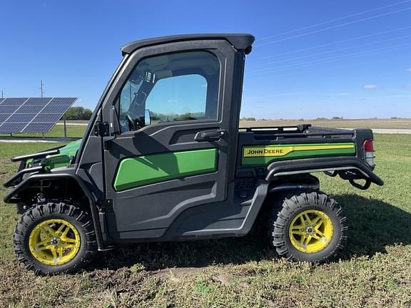 Image of John Deere XUV 835M equipment image 2