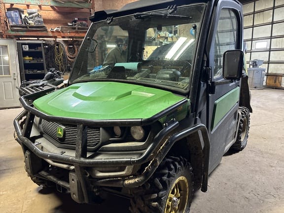 2021 John Deere XUV 835M Equipment Image0