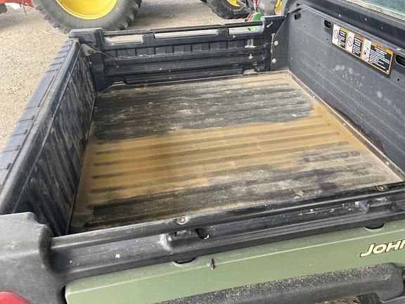 Image of John Deere XUV 835M equipment image 4