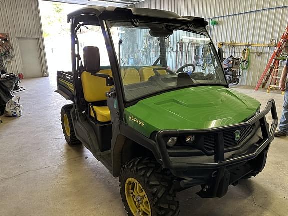 Image of John Deere XUV 835M equipment image 1