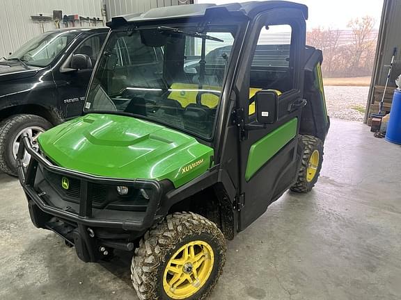 Image of John Deere XUV 835M equipment image 1